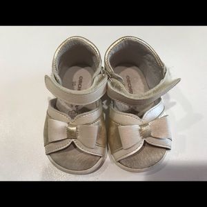 🍁ORCHESTRA Girl’s Silver Grey All Genuine Leather Sandals, size 2.5-3